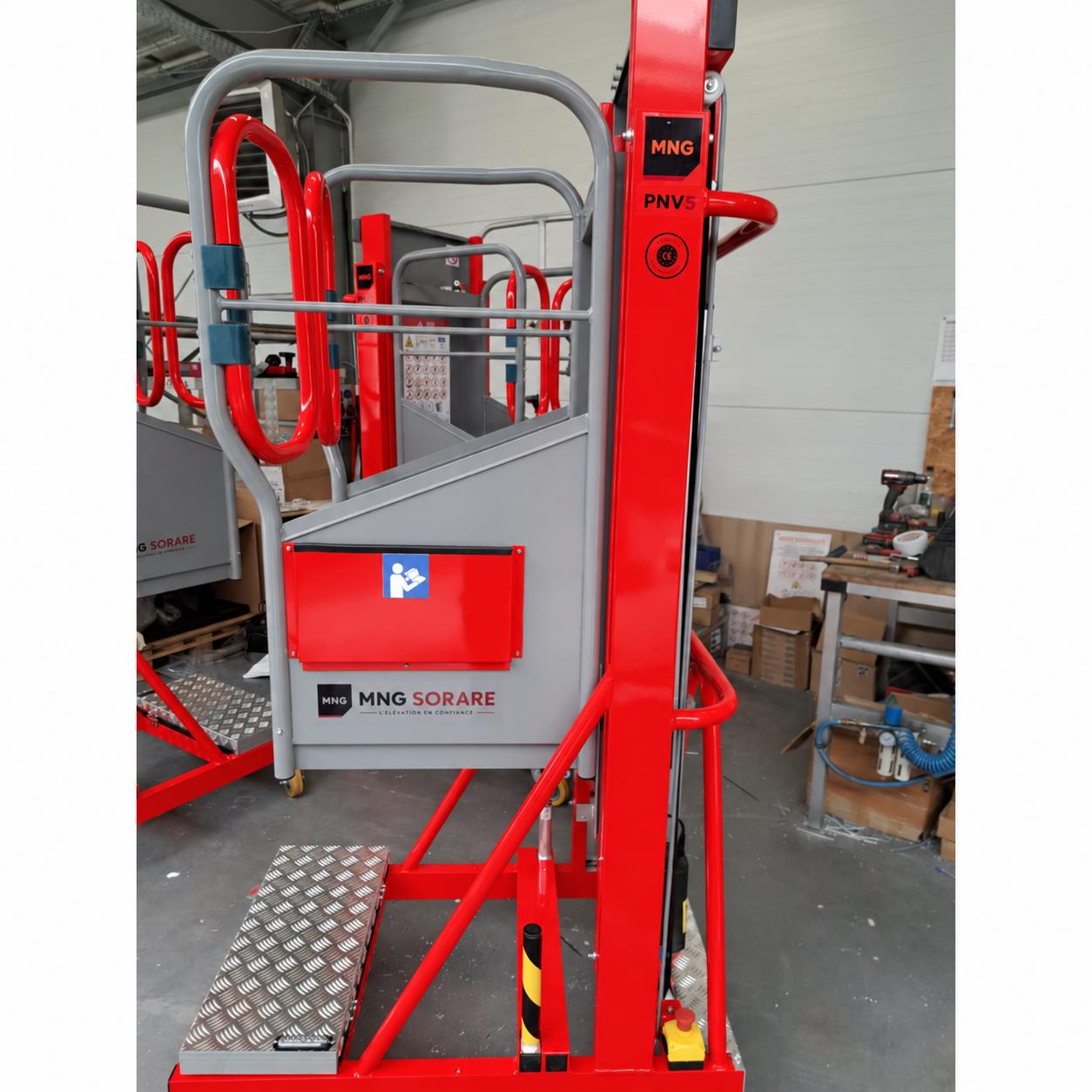Petite plateforme élévatrice verticale PNV5 MNG SORARE – Image 3
